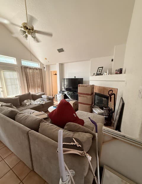 3-bedroom rental at 12803 Vidorra Vista Dr in San Antonio, TX — photo 2