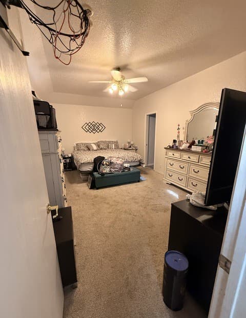 3-bedroom rental at 12803 Vidorra Vista Dr in San Antonio, TX — photo 5