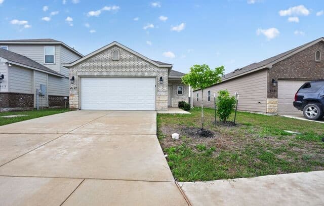 4-bedroom rental at 4117 Asher Aly in St Hedwig, TX — photo 1