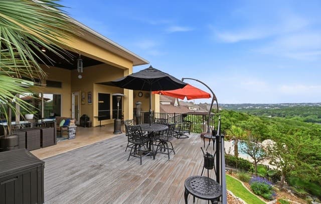 4-bedroom rental at 21335 Rembrandt Hl in San Antonio, TX — photo 2