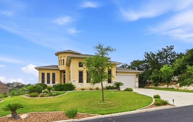 4-bedroom rental at 21335 Rembrandt Hl in San Antonio, TX — photo 3