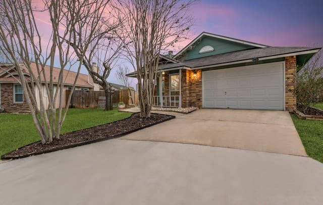 3-bedroom rental at 3335 Stone Cave in San Antonio, TX — photo 2