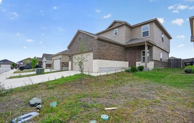 4-bedroom rental at 12919 Cicely Ct in St Hedwig, TX — photo 3