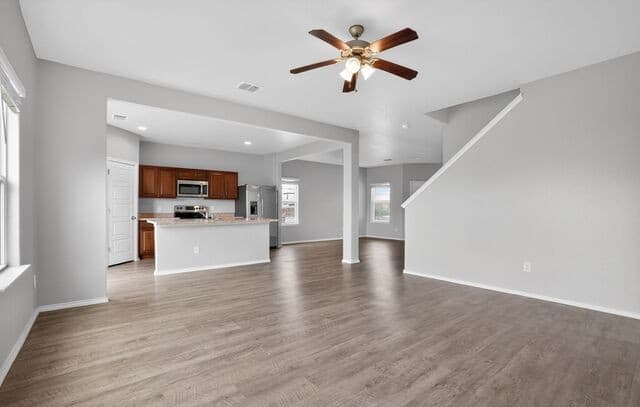 4-bedroom rental at 12919 Cicely Ct in St Hedwig, TX — photo 5