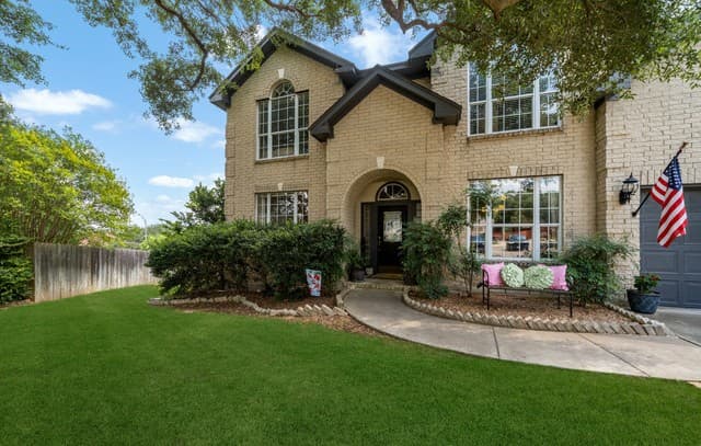 4-bedroom rental at 742 Mello Oak in San Antonio, TX — photo 4