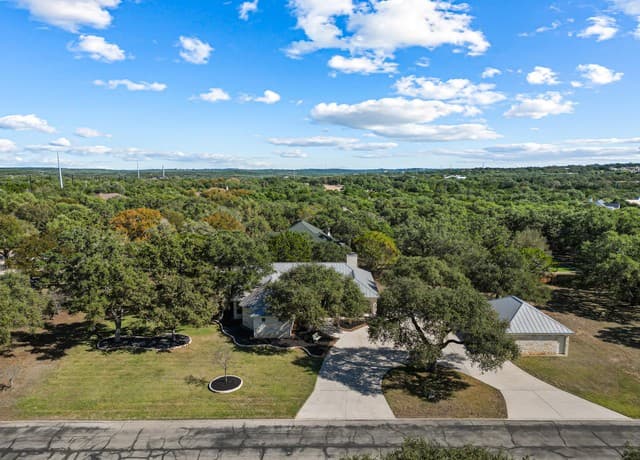 3-bedroom rental at 23328 Osceola Bluff in San Antonio, TX — photo 1