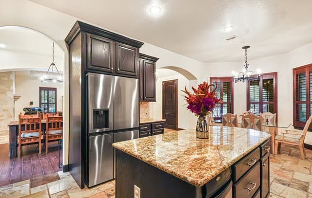 3-bedroom rental at 23328 Osceola Bluff in San Antonio, TX — photo 2