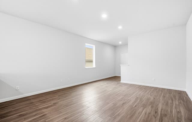 5-bedroom rental at 8543 Catnip Pass in Elmendorf, TX — photo 5