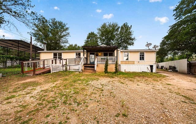 4-bedroom rental at 4203 Cotton Oaks Dr in Elmendorf, TX — photo 4