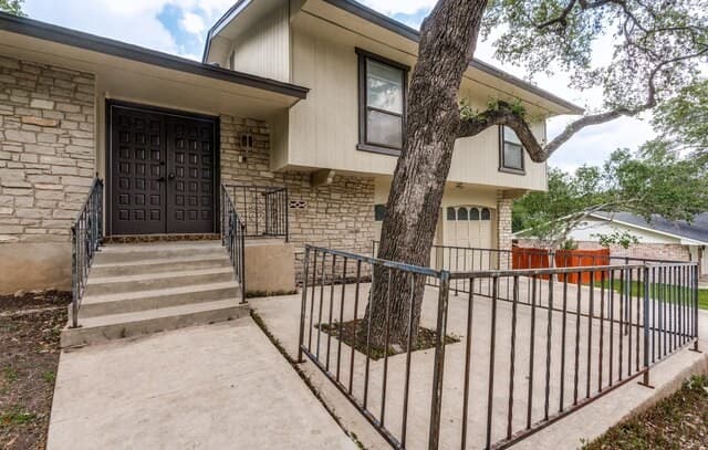 3-bedroom rental at 14210 Turtle Rock in San Antonio, TX — photo 4