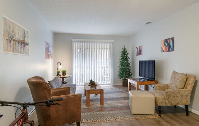 1-bedroom rental at 923 Vance Jackson Rd Unit 708 in San Antonio, TX — photo 2