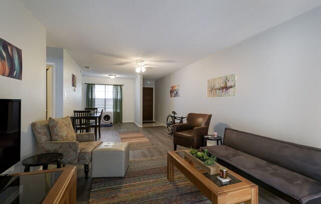 1-bedroom rental at 923 Vance Jackson Rd Unit 708 in San Antonio, TX — photo 4