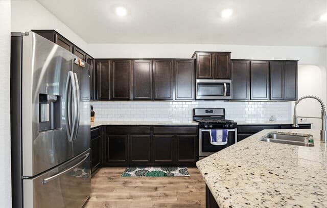 4-bedroom rental at 9916 Bratten Rise in San Antonio, TX — photo 2
