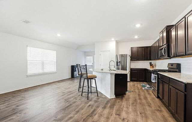 4-bedroom rental at 9916 Bratten Rise in San Antonio, TX — photo 4