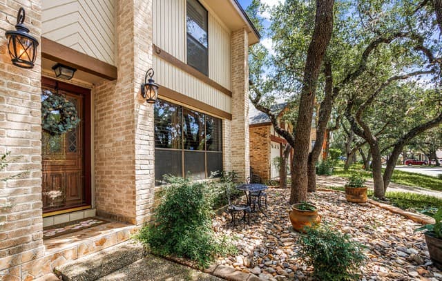 3-bedroom rental at 8911 Shady Winds in San Antonio, TX — photo 4
