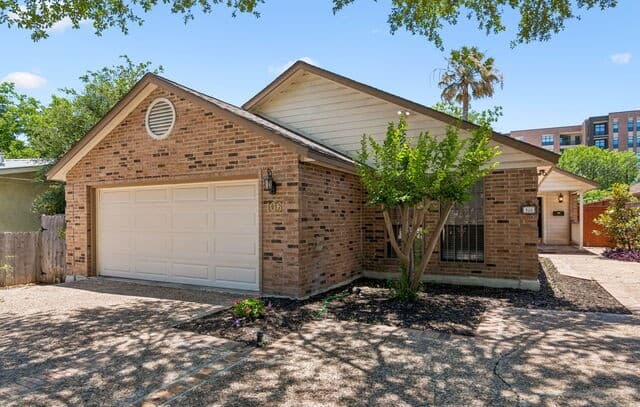 3-bedroom rental at 106 Hiler in San Antonio, TX — photo 3