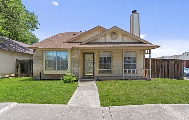 3-bedroom rental at 702 Garden Meadow Dr in Universal City, TX — photo 1