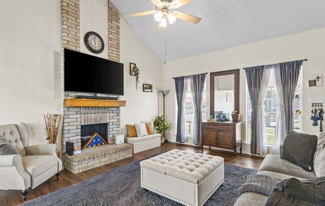 3-bedroom rental at 702 Garden Meadow Dr in Universal City, TX — photo 5