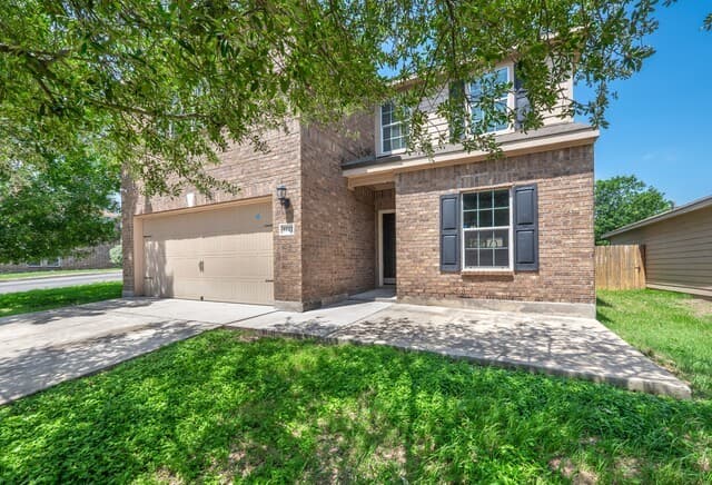 5-bedroom rental at 3727 Southern Grv in San Antonio, TX — photo 1