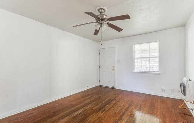 1-bedroom rental at 618 Porter St in San Antonio, TX — photo 4