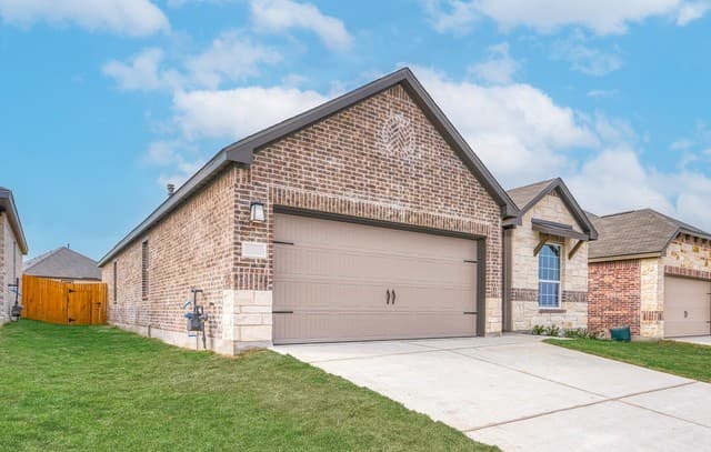3-bedroom rental at 6421 Napa Ferry in Converse, TX — photo 2