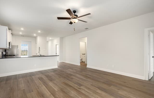 3-bedroom rental at 6421 Napa Ferry in Converse, TX — photo 5