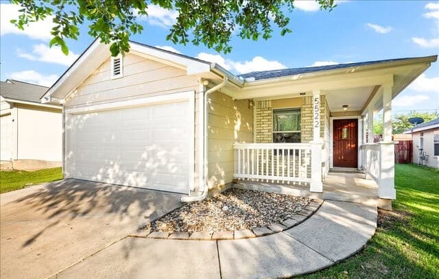 3-bedroom rental at 5522 Christina Path in San Antonio, TX — photo 1