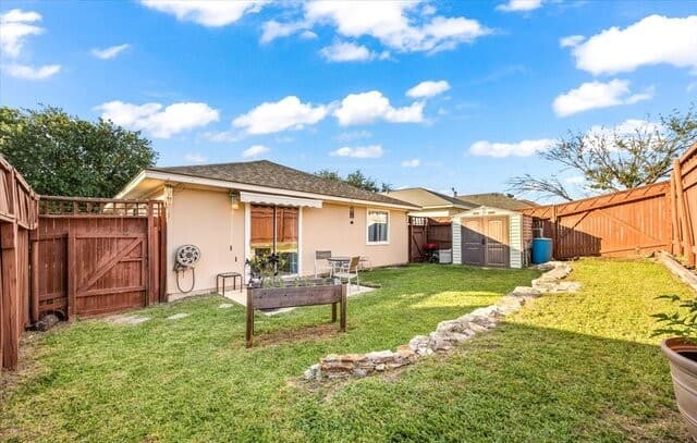 3-bedroom rental at 5522 Christina Path in San Antonio, TX — photo 4