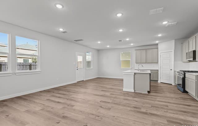 3-bedroom rental at 6571 Bufflehead Bend in Leon Valley, TX — photo 1