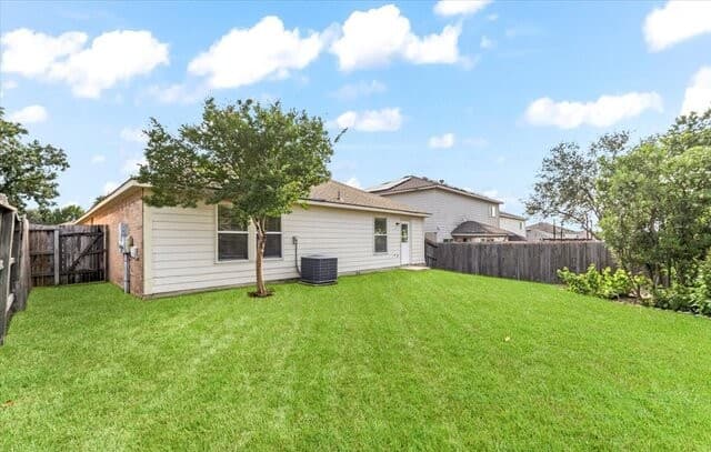 3-bedroom rental at 1635 Mason King in San Antonio, TX — photo 4