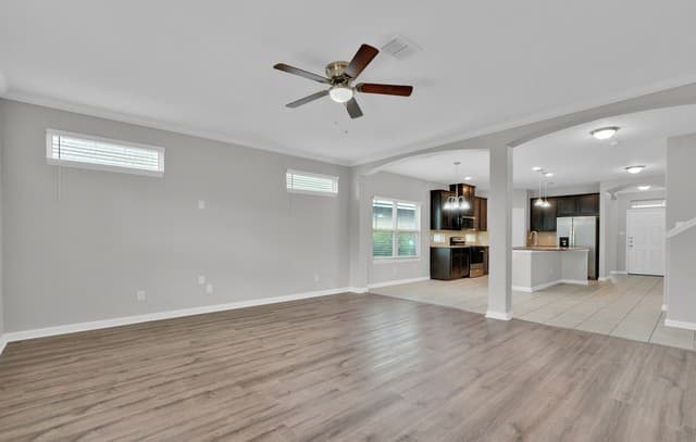 4-bedroom rental at 8427 Cedar Meadows in San Antonio, TX — photo 4