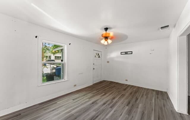 3-bedroom rental at 304 Andrews in San Antonio, TX — photo 2