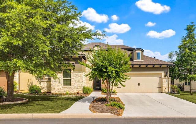 3-bedroom rental at 4662 Amorosa Way in San Antonio, TX — photo 2