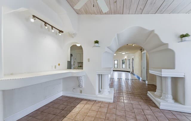 3-bedroom rental at 1221 Encino Dr in Pleasanton, TX — photo 5