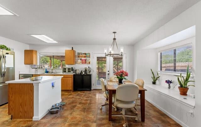 3-bedroom rental at 9518 Arcadia Crk in San Antonio, TX — photo 3