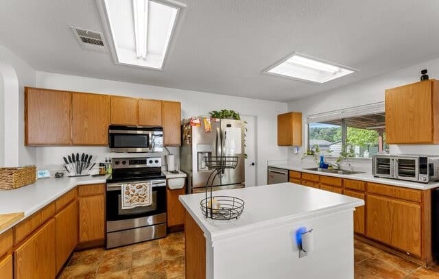 3-bedroom rental at 9518 Arcadia Crk in San Antonio, TX — photo 4