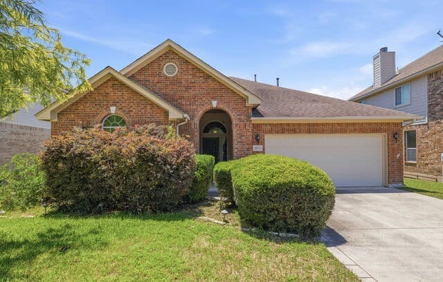 3-bedroom rental at 23711 Beaver Crk in San Antonio, TX — photo 1