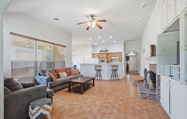 3-bedroom rental at 23711 Beaver Crk in San Antonio, TX — photo 5