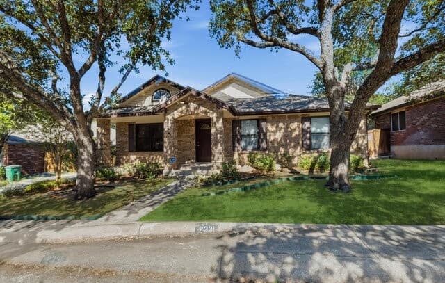 3-bedroom rental at 2331 Wild Turkey W in San Antonio, TX — photo 2