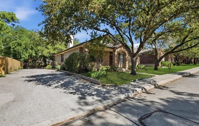 3-bedroom rental at 2331 Wild Turkey W in San Antonio, TX — photo 4
