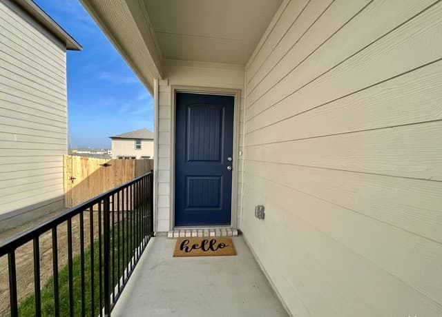 3-bedroom rental at 8405 Amistad Cv in Converse, TX — photo 3