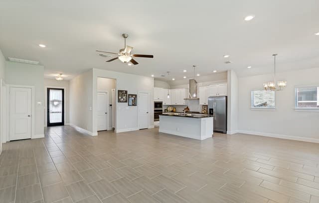 3-bedroom rental at 1202 Taubenfeld in San Antonio, TX — photo 2