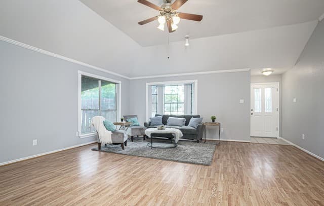 3-bedroom rental at 3527 Lake Sunset in San Antonio, TX — photo 3