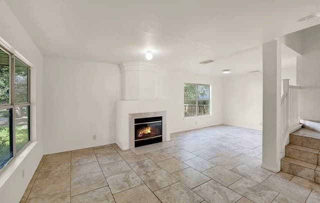 4-bedroom rental at 6859 Crested Quail in San Antonio, TX — photo 2