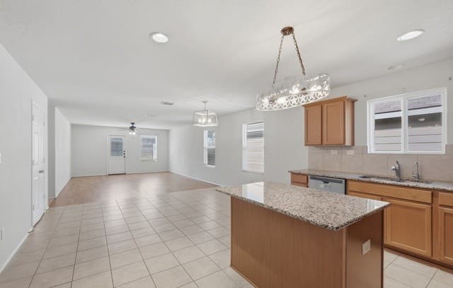 3-bedroom rental at 332 Salz Way in San Antonio, TX — photo 3