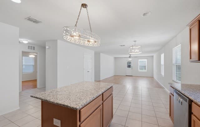3-bedroom rental at 332 Salz Way in San Antonio, TX — photo 4