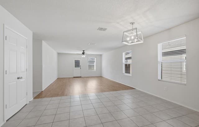 3-bedroom rental at 332 Salz Way in San Antonio, TX — photo 5