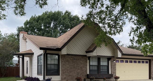 3-bedroom rental at 10626 Horn Blvd in San Antonio, TX — photo 2