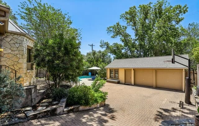4-bedroom rental at 248 Rosemary Ave in Alamo Heights, TX — photo 3