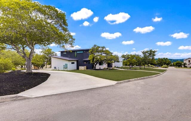 4-bedroom rental at 10009 Basilone Rdg in San Antonio, TX — photo 2